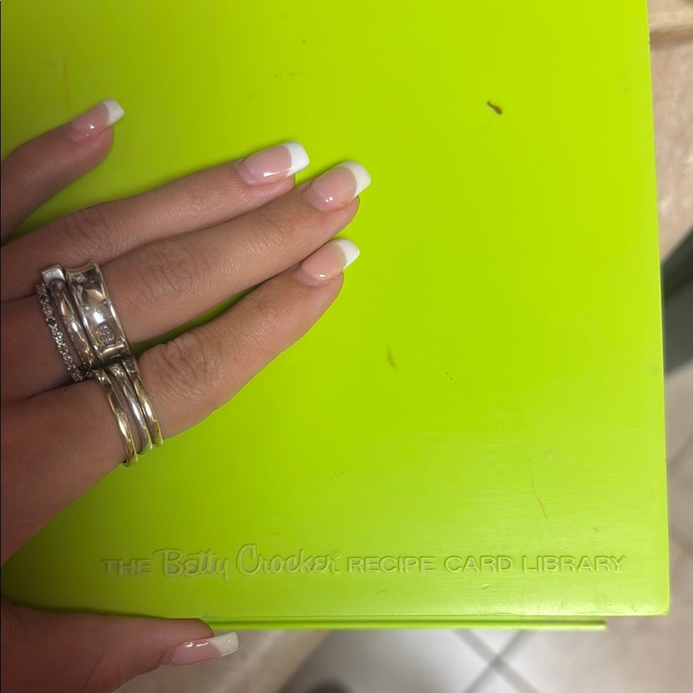 Betty Crocker Vibrant Recipe Organizer